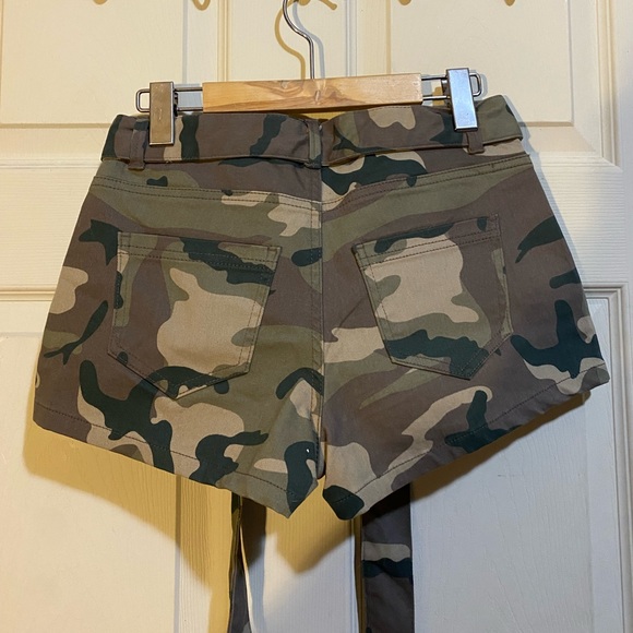 Short - Picture 4 of 4